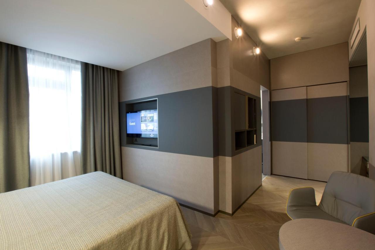 פורדנונה Palace Hotel Moderno מראה חיצוני תמונה