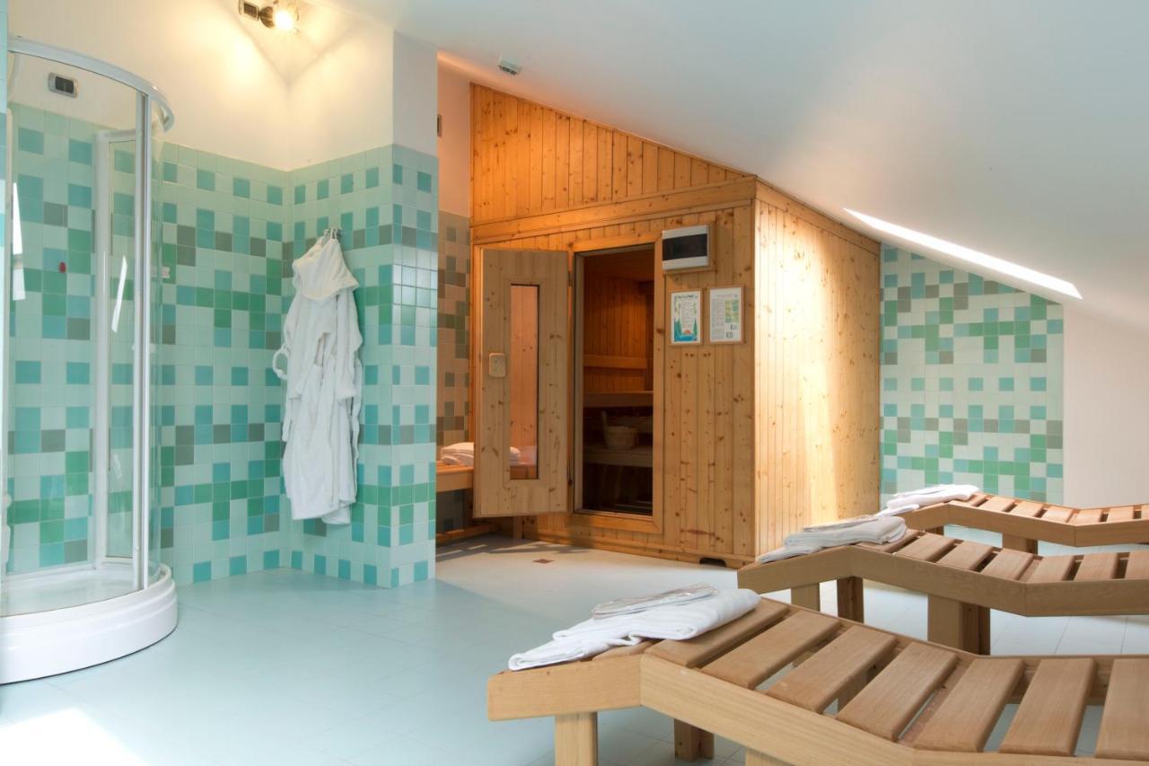 פורדנונה Palace Hotel Moderno מראה חיצוני תמונה